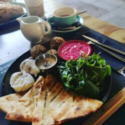 Salut Bar And Grill Middle East Plater