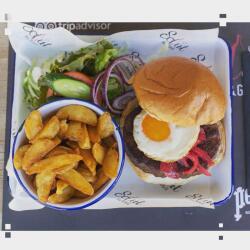 Salut Bar And Grill Salut Special Burger